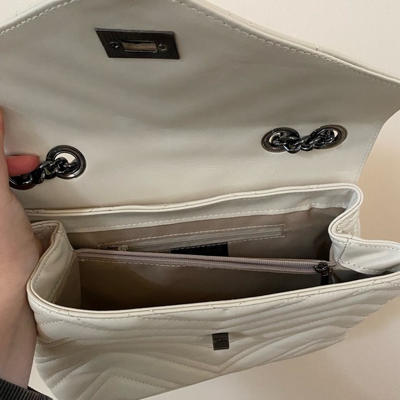 ISABELLA RHEA ITALIAN LEATHER QUILTED CREAM SHOULDER BAG - Picture 7 of 10